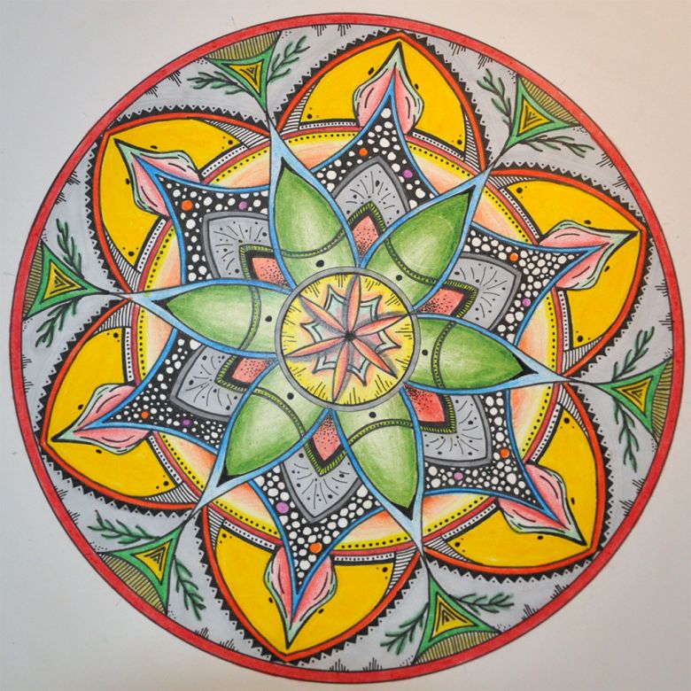 Mandala v celé své kráse. Ujelo mi kružítko, tak není vršek vystředěný, možná proto jsem se tentokrát nebál tolik barev :)